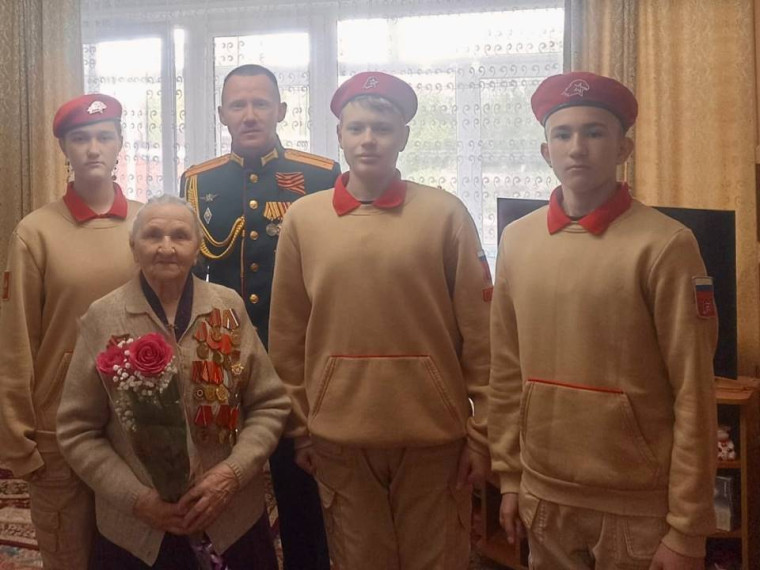Участники акции_Поздравь ветерана на дому.