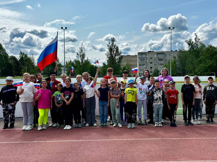 Дент России в летнем пришкольном лагере Орлята.